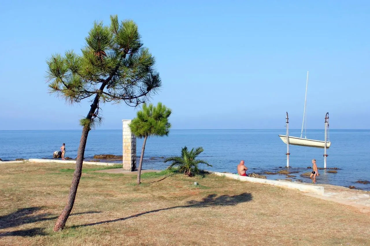 Apartments With A Parking Space Umag - 16354